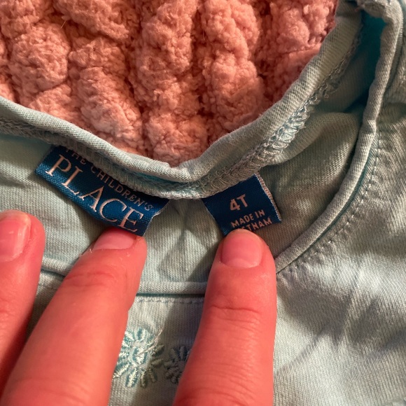 Children’s place toddler tee - Picture 3 of 3